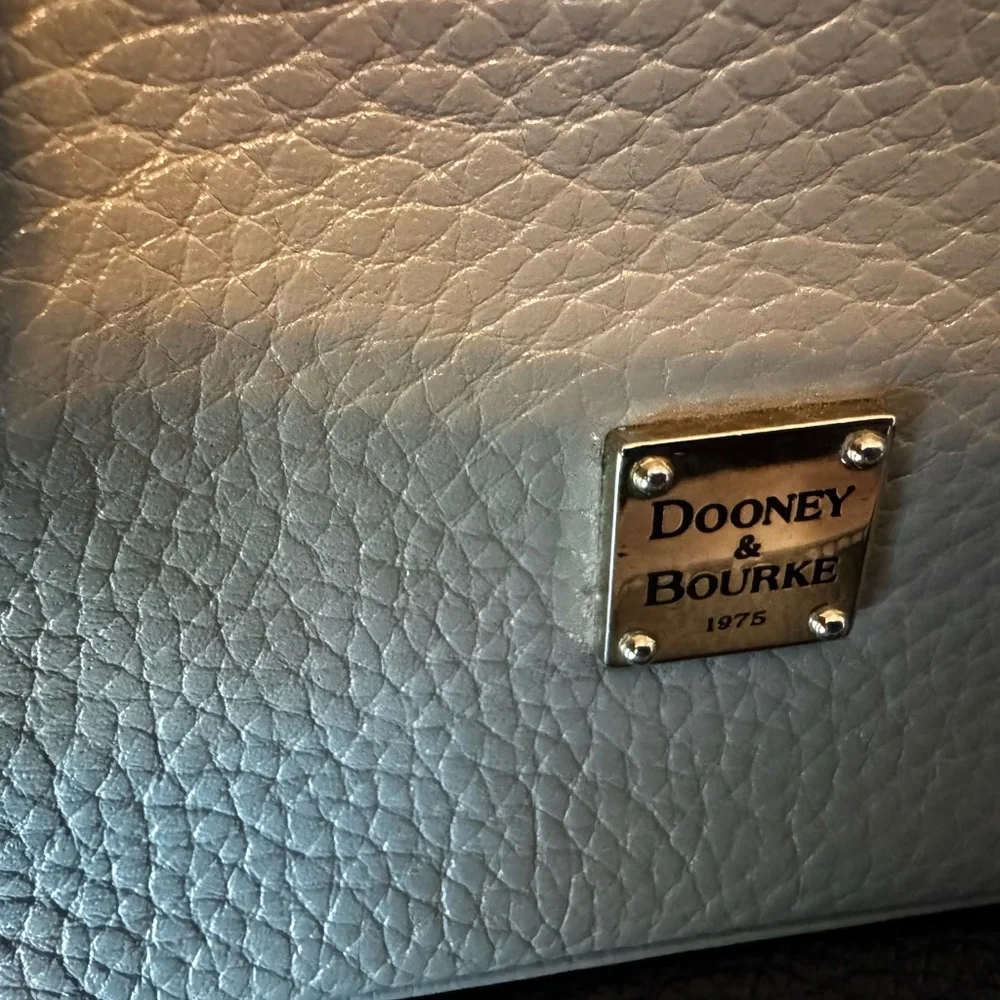 Dooney & Bourke Silver Kiss-Lock Leather Coin Purse. Pebble grain. 6in X 5in. - Picture 3 of 6